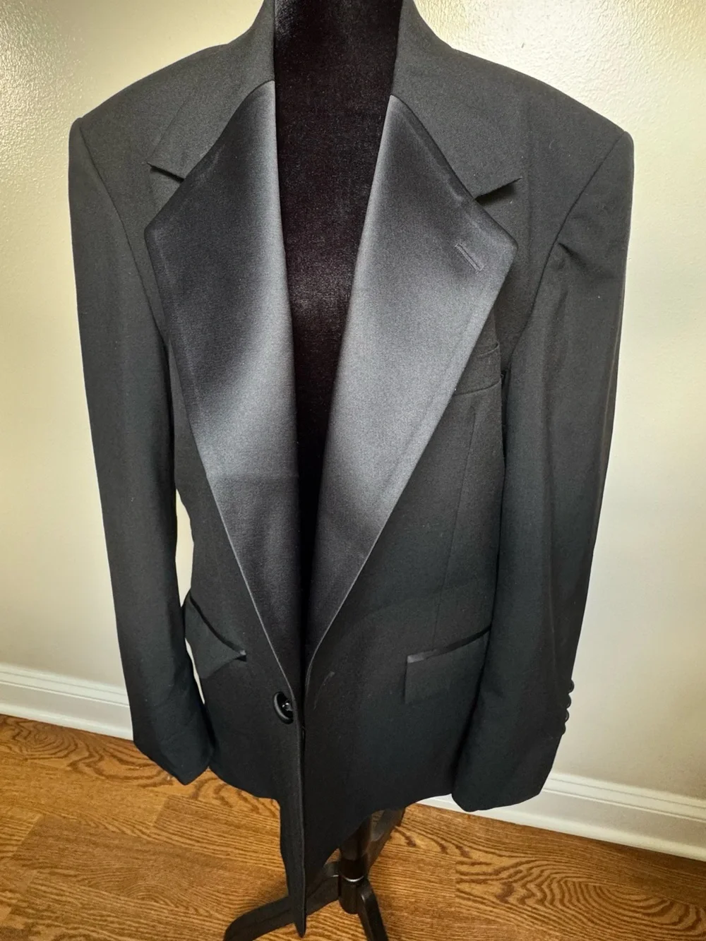 Oscar de la Renta Vintage Men’s Black Tuxedo Jacket 38S Satin Peak Lapel